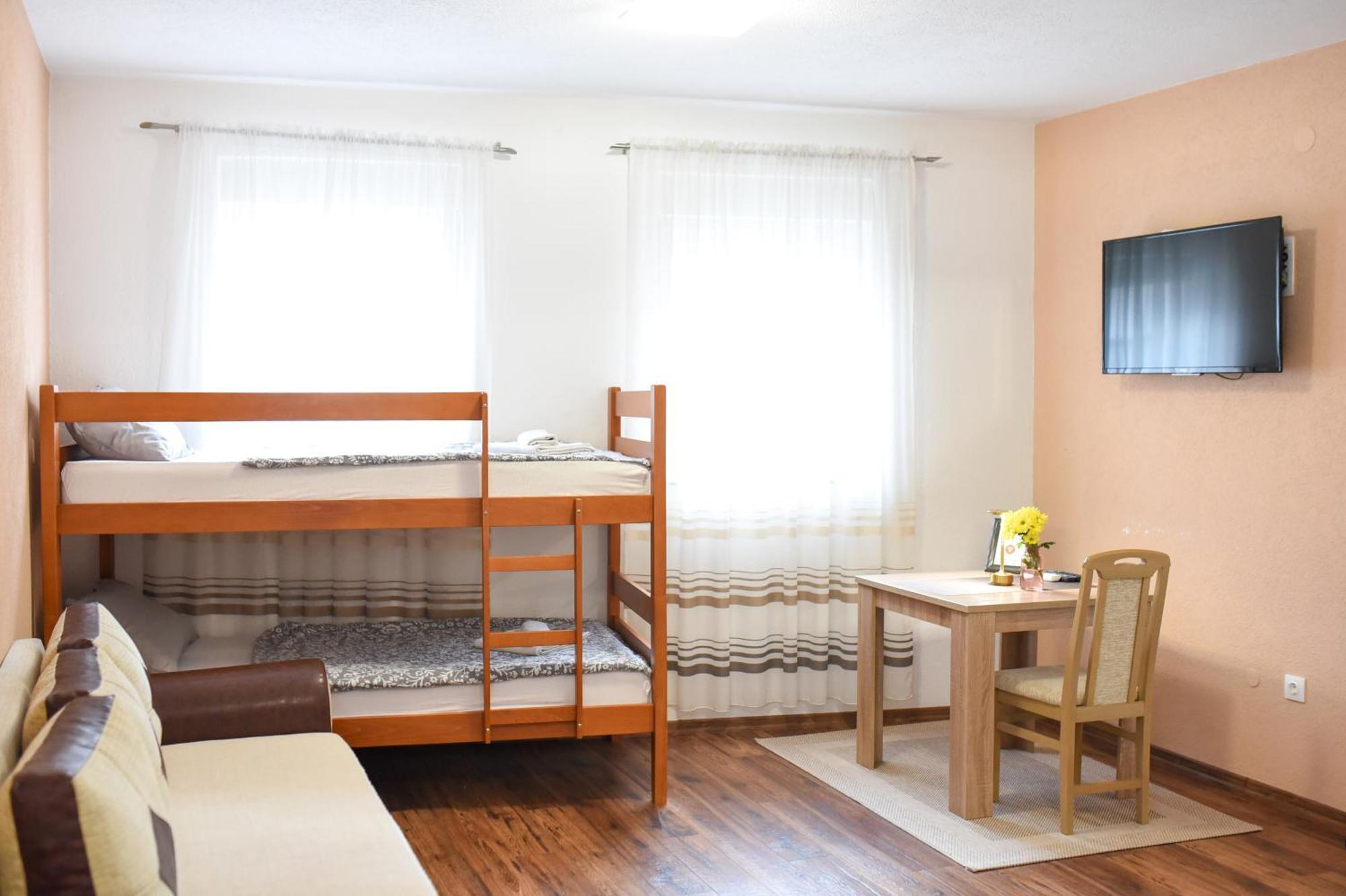 Dalila Apartman Mostar Buitenkant foto