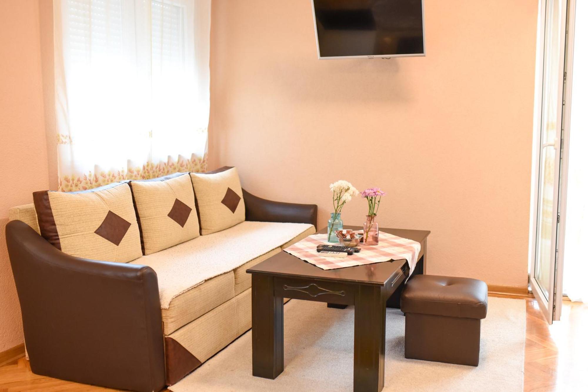 Dalila Apartman Mostar Buitenkant foto